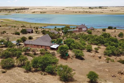 Divoká farma THULA GAME LODGE na prodej v Jižní Africe! Místo: Kroonstad - Freestate