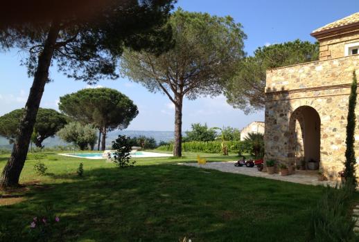 Italienische Villa mit Pool und traumhaftem Ausblick zu verkaufen