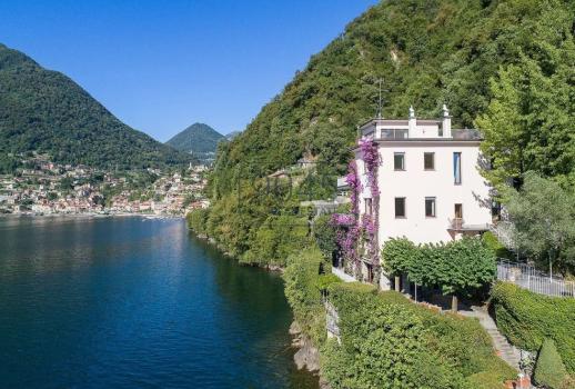 Villa with direct access to the lake in a beautiful quiet area in Argegno on Lake Como