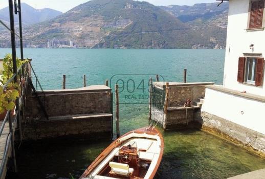 Antique and well-kept villa with its own jetty on the island of Monte Isola in Lago dIseo - Lombardy