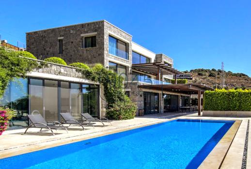 Luxury villa in premium location with breathtaking views in Yalıkavak - Türkiye