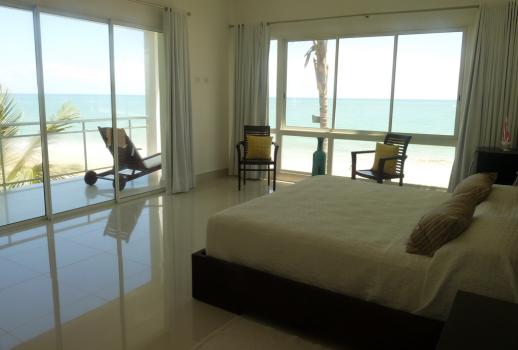 Beachfront luxury apartment with a fantastic Atlantic Ocean view