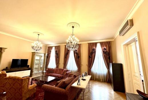 Elegant sunny old building apartment with balcony near the ring