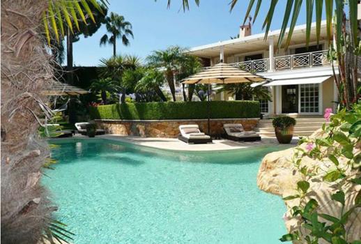 Côte dAzur: luxusvilla kilátással a tengerre