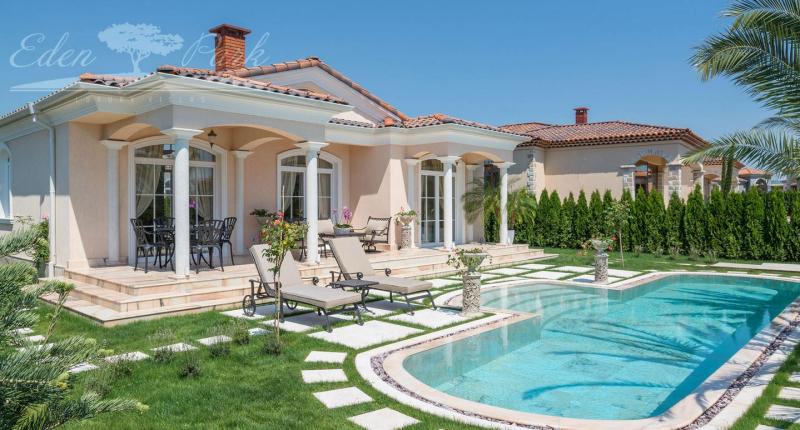 A vendre: nouvelle villa dans un environnement de luxe