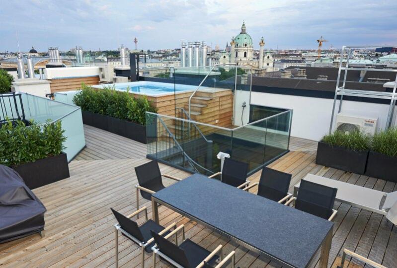 Penthouse with private pool and 360 ° distant view