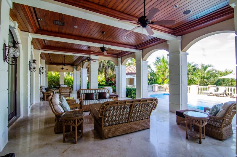 VILLA BELVEDERE, Lyford Cay, Нью-Провиденс