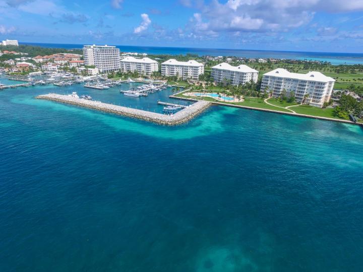 Ocean Club Residences Condo z Dock Slip, Paradise Island