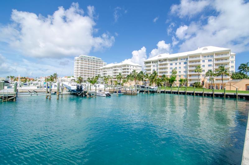 Ocean Club Residences Condo med Dock Slip, Paradise Island