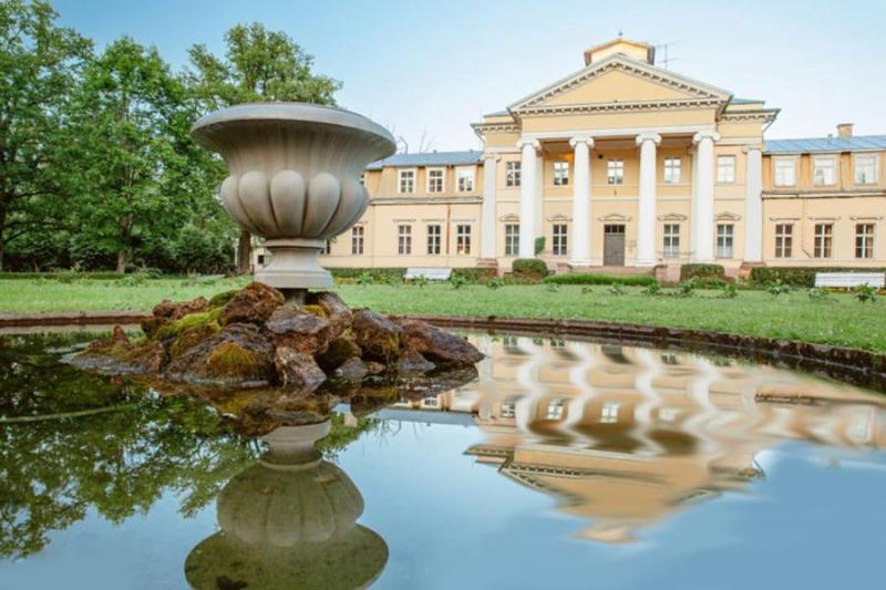 Einzigartiges historisches Herrenhaus