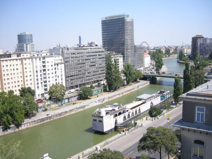 Apartment with panoramic views