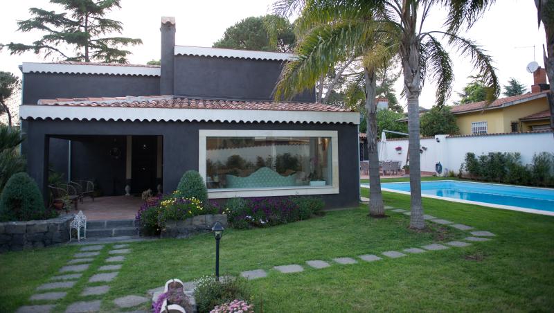 Elegante und renovierte Villa mit Pool