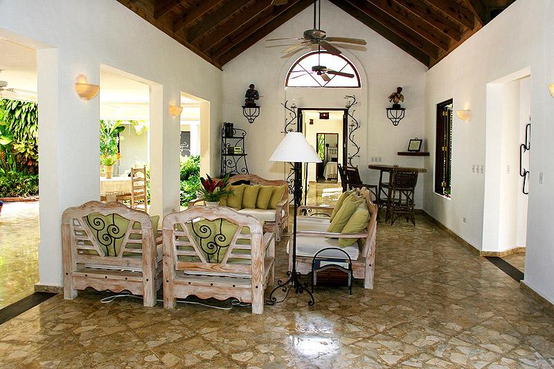 Underbar villa i karibisk stil i toppkvalité med otrolig havsutsikt