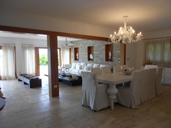 En luksuriös, top-moderne villa i den populaere luksus-resort Casa de Campo