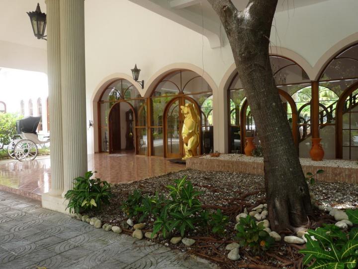 Villa mozzafiato e impressionante costruita in uno stile speciale ed esclusivo