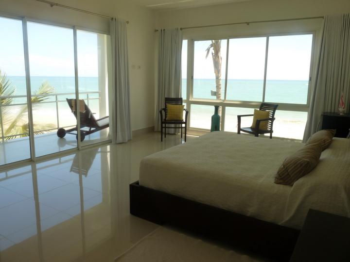 Beachfront luxury apartment with a fantastic Atlantic Ocean view