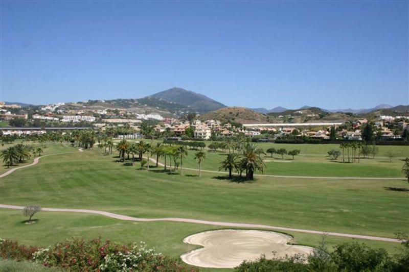 Vila u golfového areálu ve městě Marbella