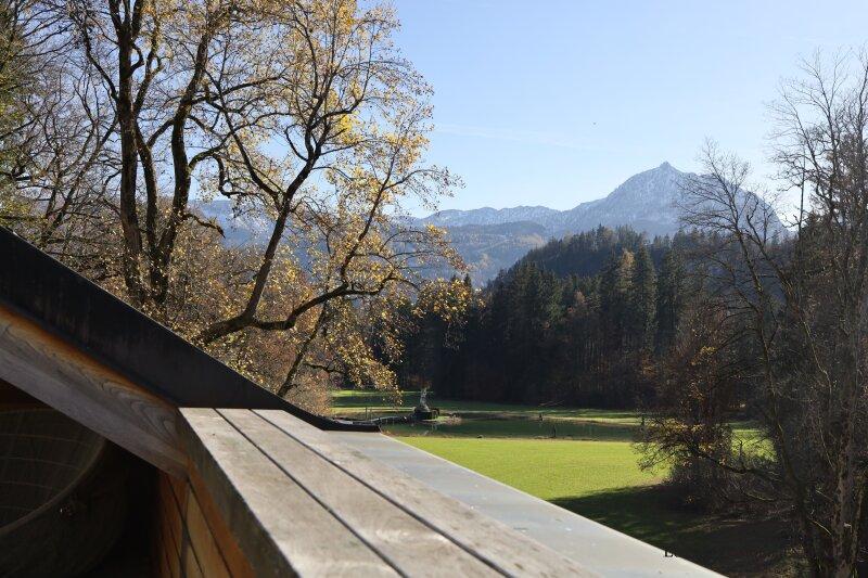 Posiadłość hrabiego w pobliżu jeziora Wolfgang, otoczona wspaniałymi Alpami