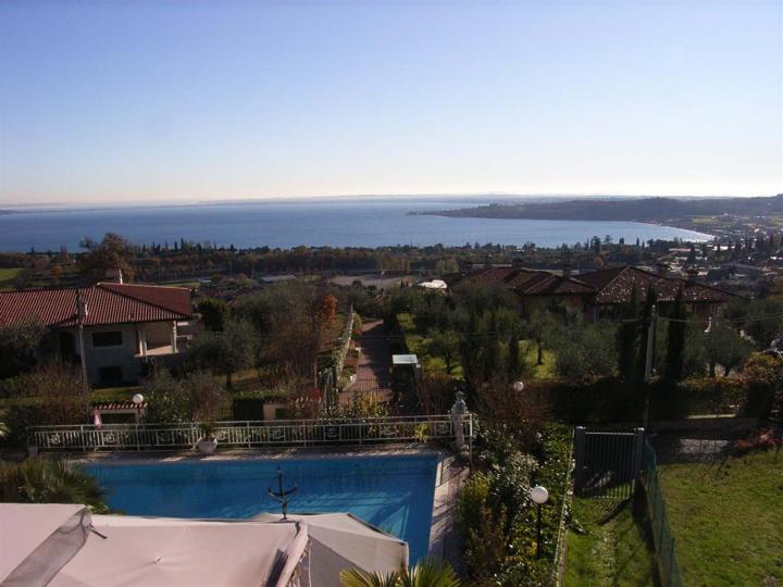 Luksusowy dom - widok na jezioro Garda