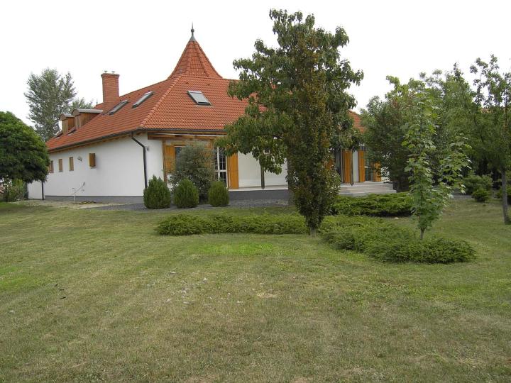 Exclusive country villa close to thermal spas.