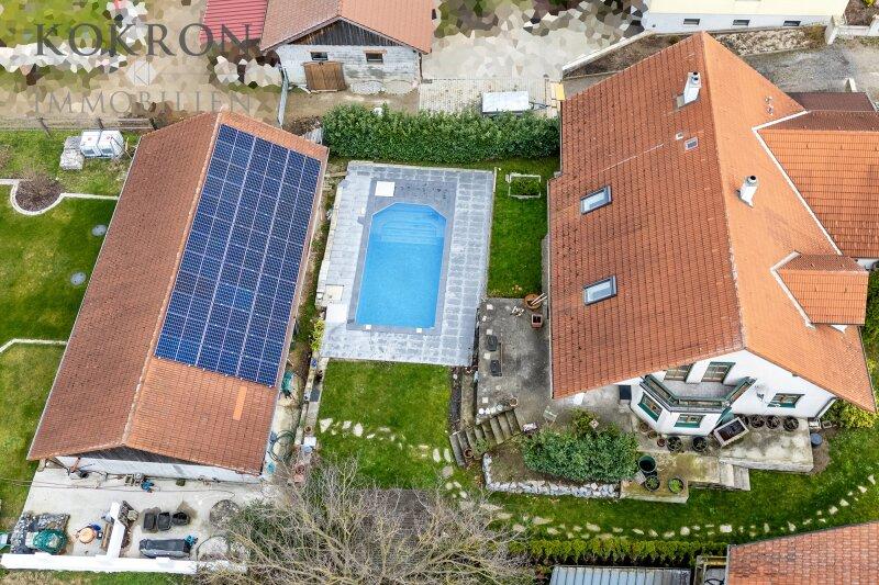 Golfers dream - chipping and putting on your own 4,000 m² + large, modern house with pool and biotope