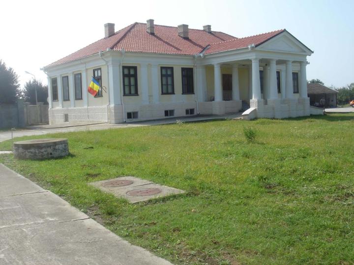 Pompás villa eladó