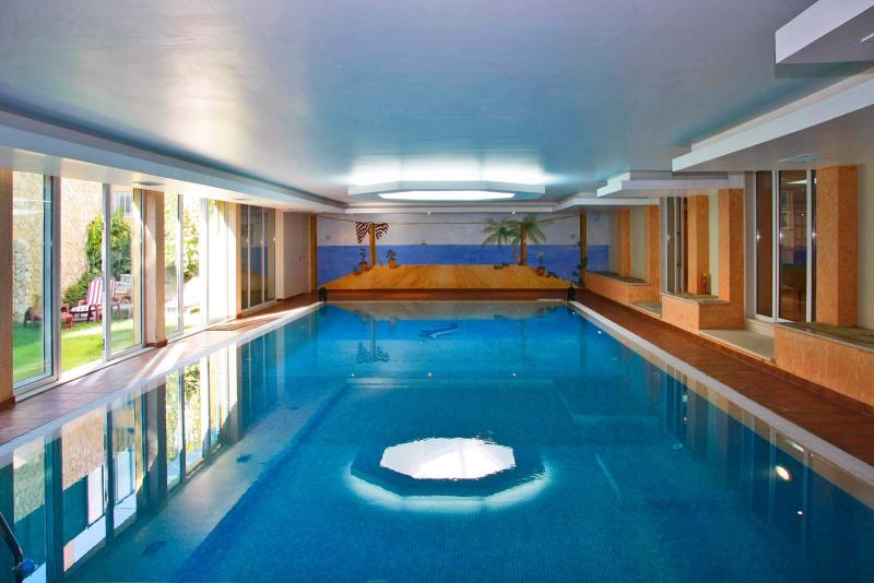 Eksklusiv villa med indoor-pool