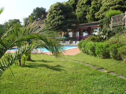 Hermosa villa con piscina