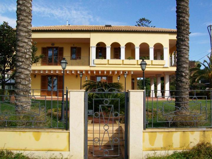 Reprezentatív villa Playa Grande helységben