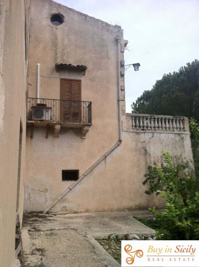 Historische Villa in Avola