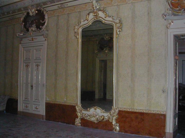 Historyczny stylowy pałac w Palazzolo. 