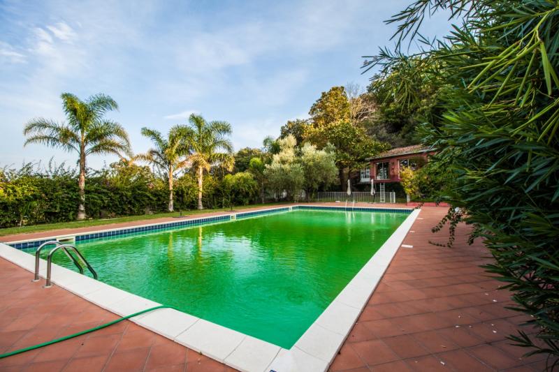Encantadora villa con piscina y vistas increíbles 
