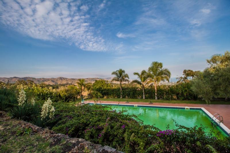 Wundervolle Villa mit Swimming-Pool und atemberaubenden Ausblicken