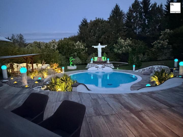 Luxul întâlnește joie de vivre – un punct culminant arhitectural cu atmosferă de piscină și plajă – VIDEO!