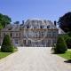 Near Paris: Enchanting castle from the 18th century with pool and well-tended park