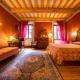 Il Palazzo: Una Residenza Affrescata BB nel cuore di Montalcino